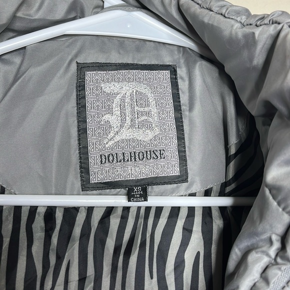 Dollhouse Women’s Puffer Coat - Picture 4 of 6